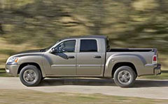 2006 2007 Mitsubishi Raider picture